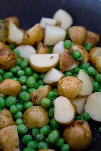 dry-aloo-matar2 dry aloo matar recipe