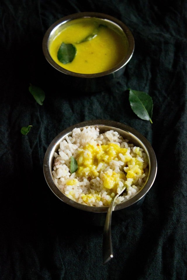 varan bhaat recipe for ganesh chaturthi, varan baat with coconut.