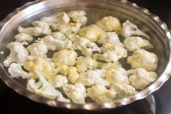 keeping cauliflower florets in salted water 