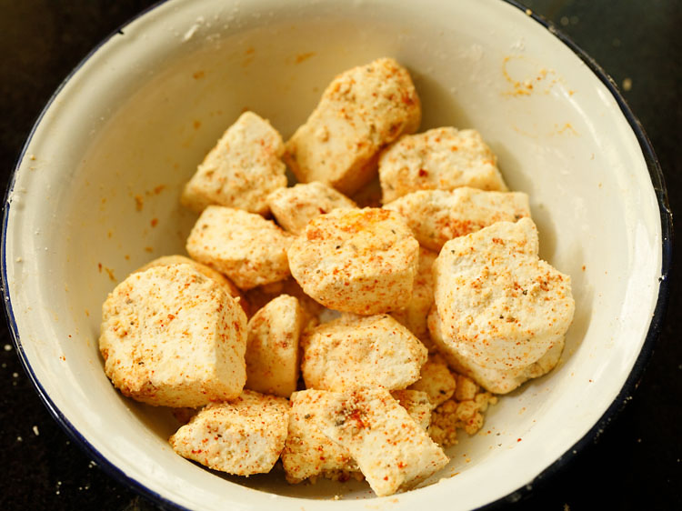 mix so that cornflour and seasonings coats the paneer cubes