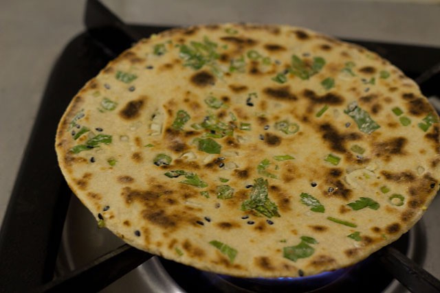 making garlic naan recipe