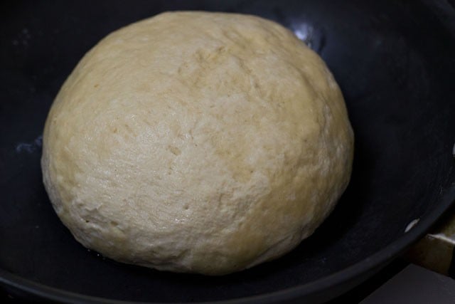 dough preparation to make garlic naan reicpe