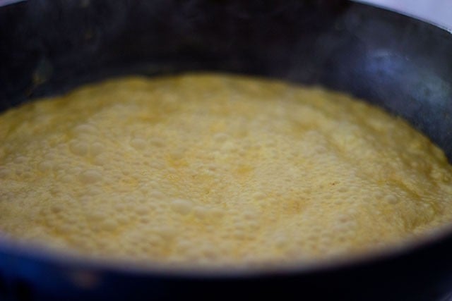 curry coming to boil