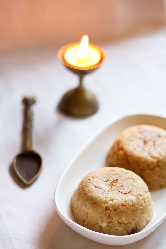 banana halwa served on a platter.