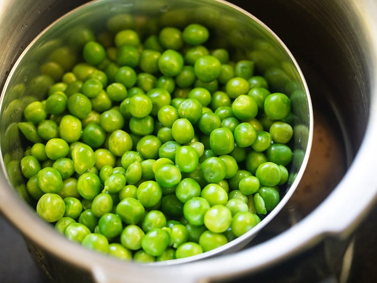 peas in a bowl in pressure cooker