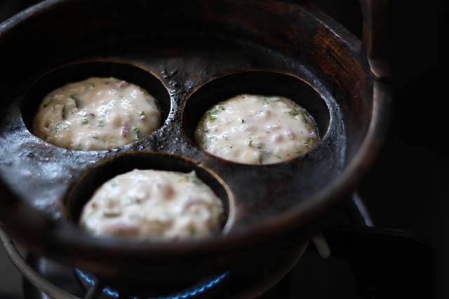 paniyaram batter added to appe pan