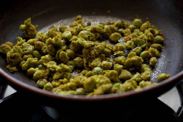 prepared peas filling set aside