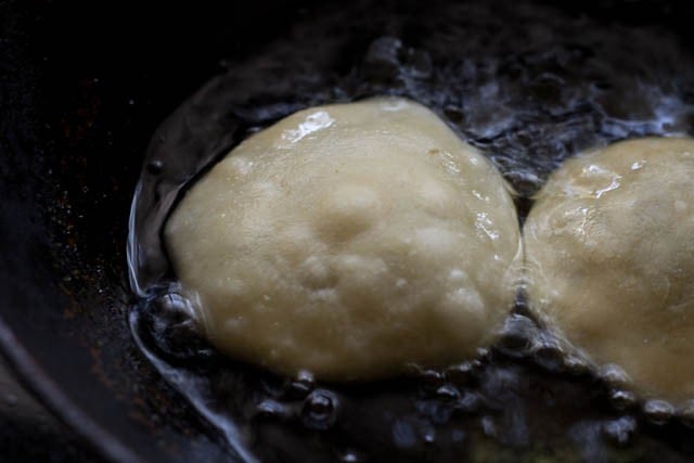 puffed up matar kachori