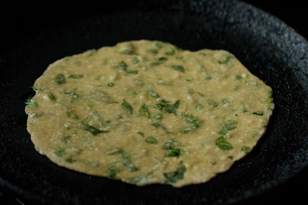 oil or ghee spread on methi paratha