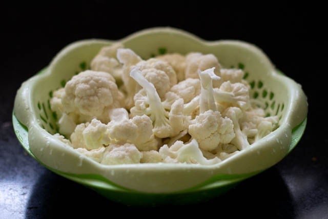 chopping cauliflower in florets