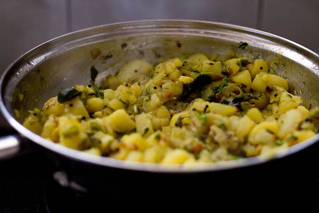 poori bhaji in a pan.