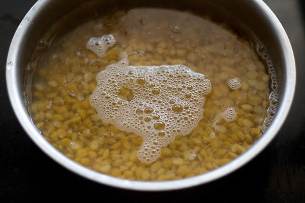 soaked chana dal in a bowl