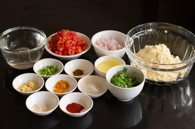 tomato omelette ingredients prepped in bowls