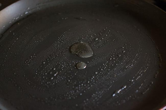 oil spread on pan