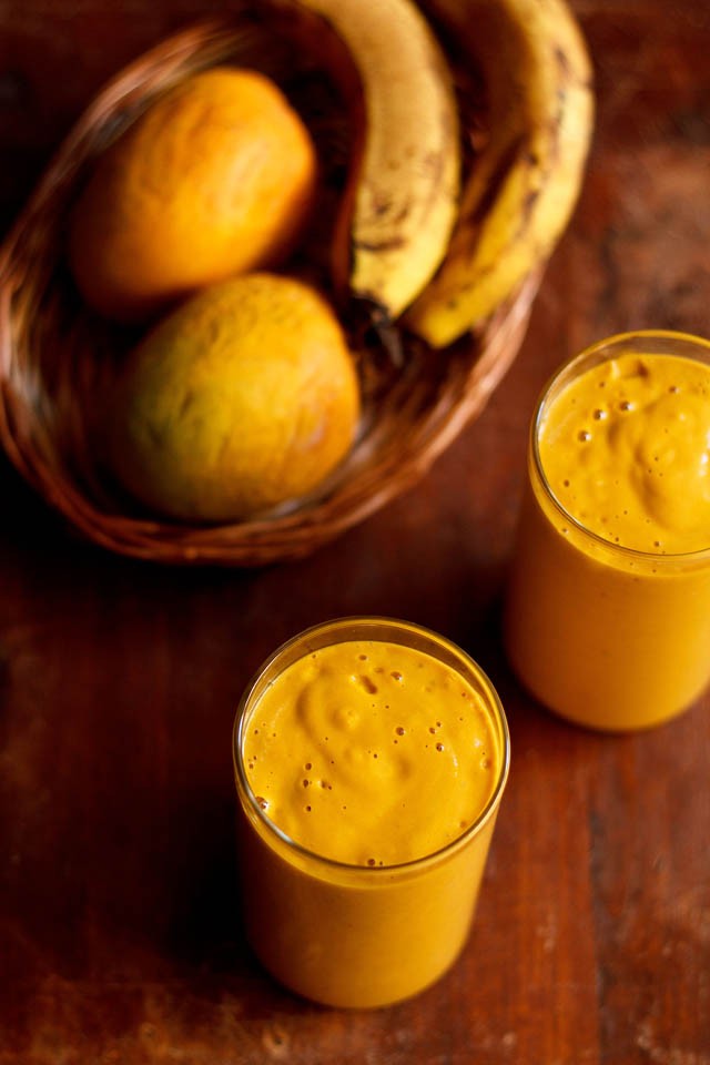 banana mango milkshake recipe | easy and quick mango recipes