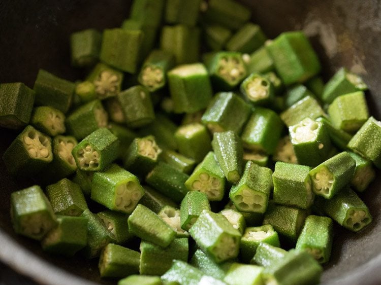 bhindi mixed in oil