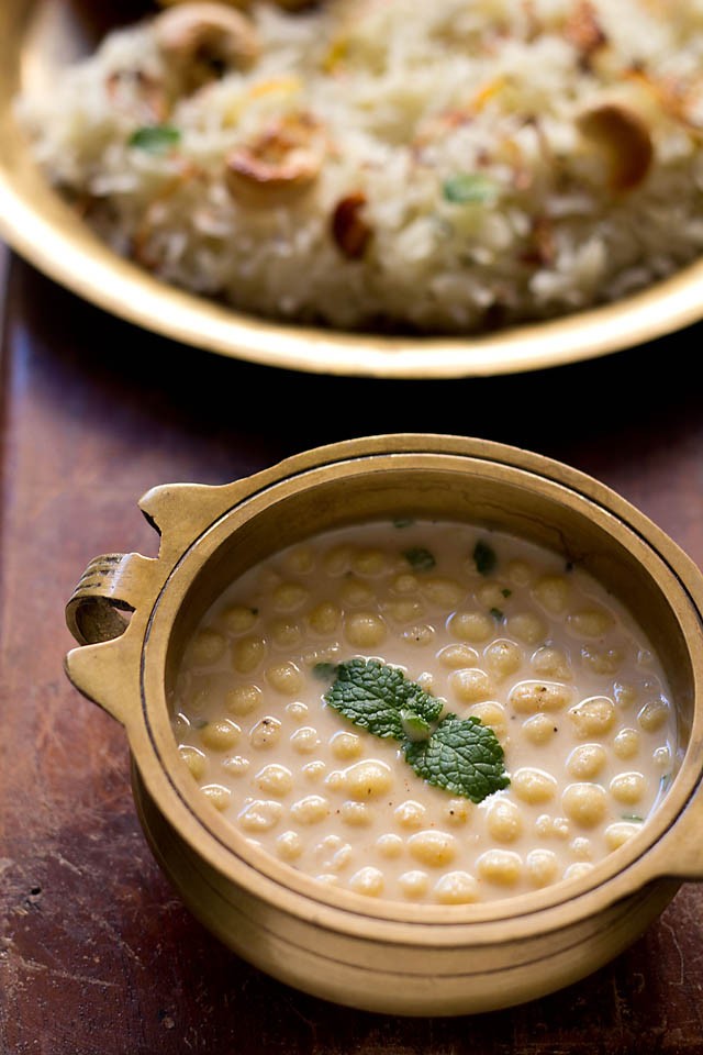 boondi raita recipe, how to make boondi raita | spiced boondi raita