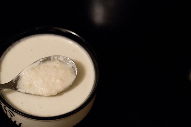 vegan yoghurt made from cashews