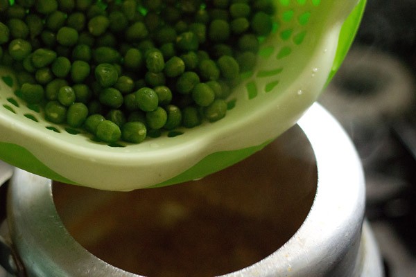 making matar paneer recipe