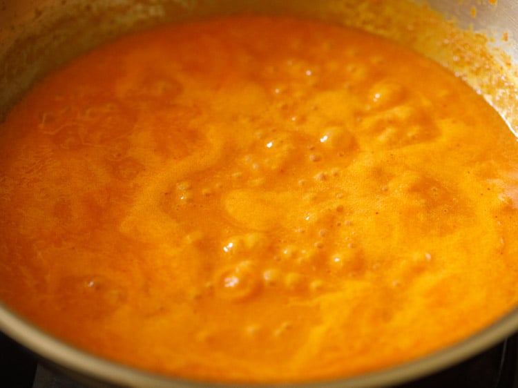 paneer butter masala gravy simmering