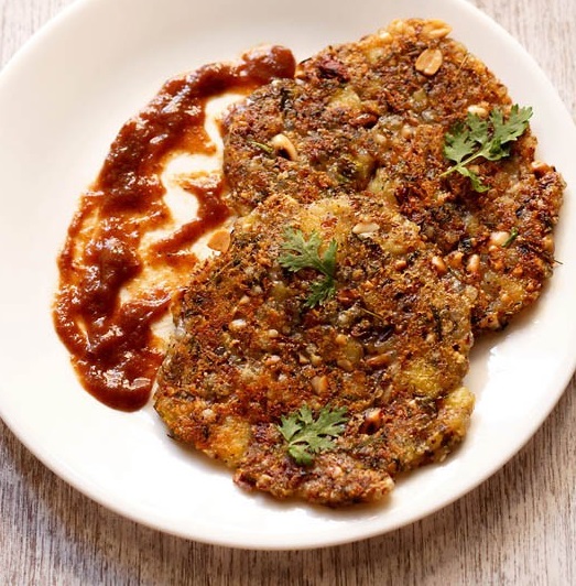 Sabudana Thalipeeth Recipe (Fasting Snack)