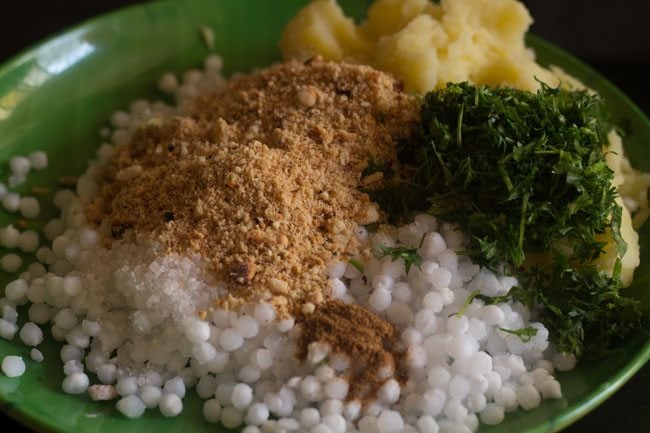 coriander leaves and peanut powder added