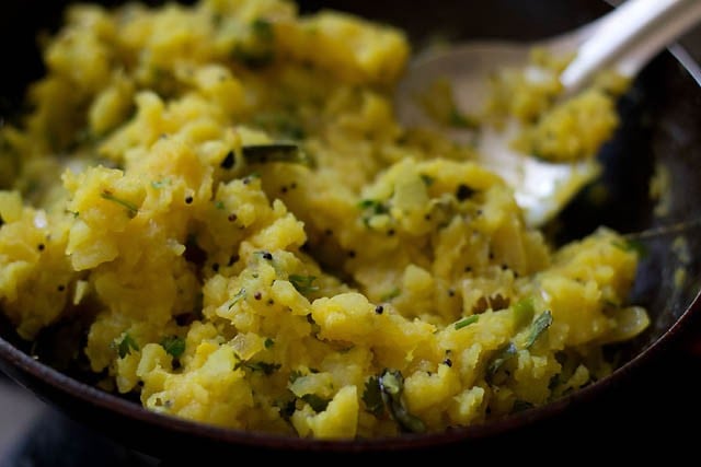 Mysore masala dosa with potato palya.