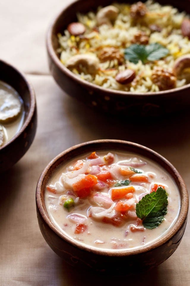 onion tomato raita