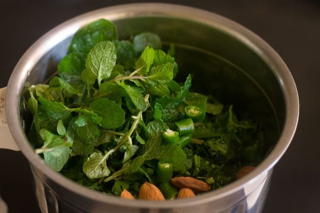 making palak paste