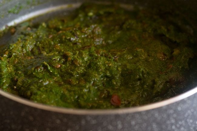 mixing palak biryani mixture