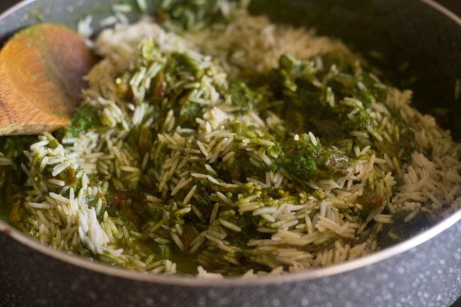 cooking palak biryani