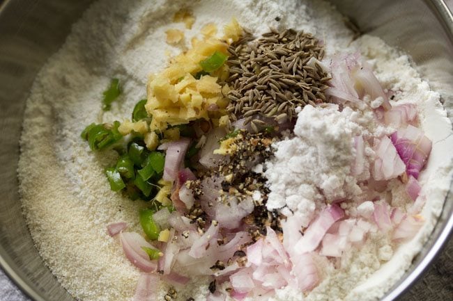 spices, chopped curry leaves and salt added