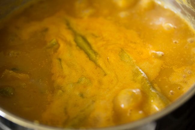 simmering udupi sambar in pan 