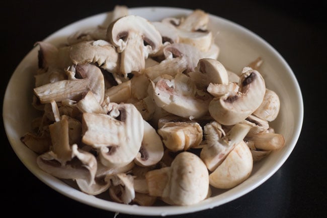 chopping mushrooms 