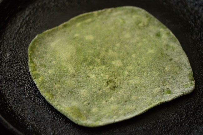 1/4 cooked palak paratha