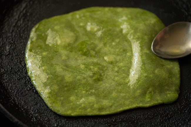 oil on palak paratha