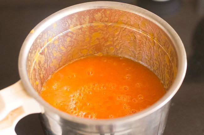 blending cooked vegetables till smooth 