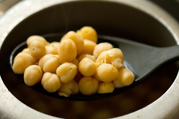cooked chana, cooked chickpeas, making chickpea curry recipe