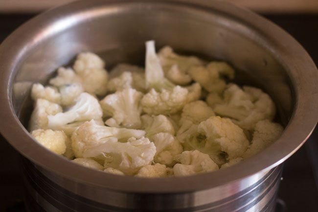 cauliflower florets added to hot water