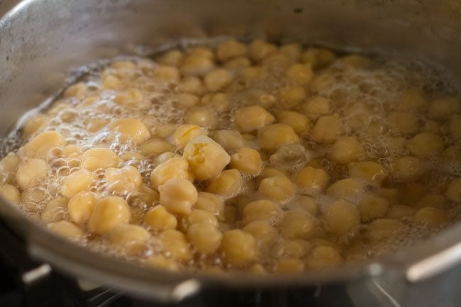 pressure cooking chole for methi chole