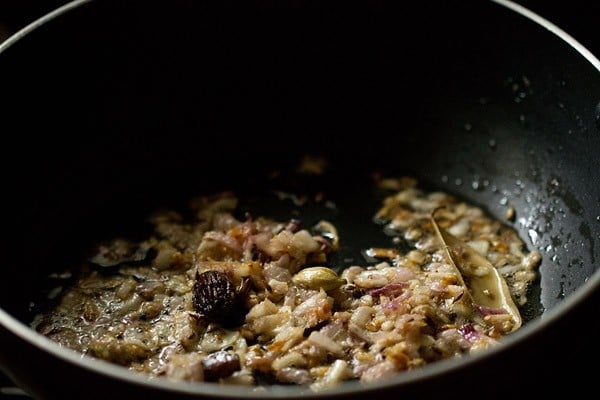 onions for palak mushroom recipe