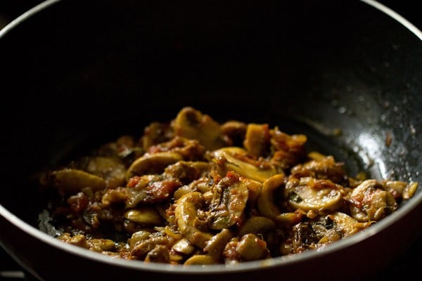 stir and mix mushroom masala