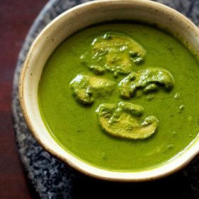 palak mushroom served in a bowl.