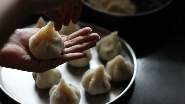 shaping rava modak