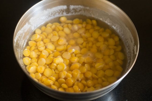 soaked chana dal in water