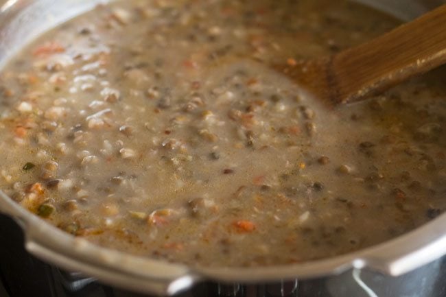 mix tempering in cooked lentils