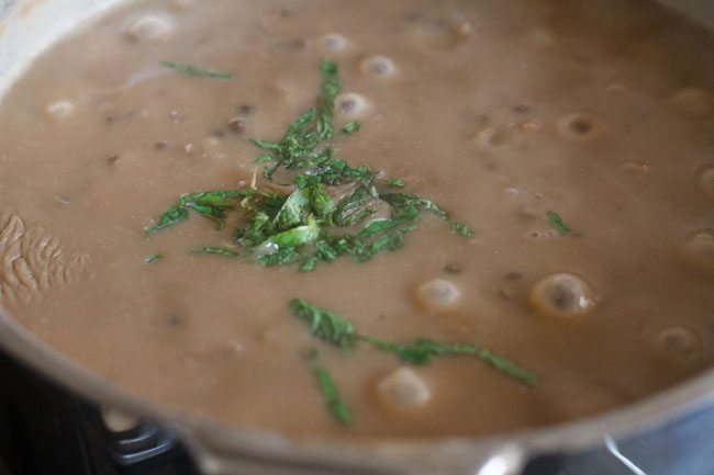 amritsari dal garnished with mint leaves