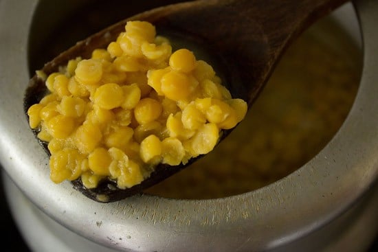 pressure cooked chana dal for making dal pakwan recipe. 