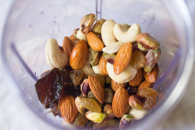 rinsed dry fruits, chopped figs and dates in a blender jar