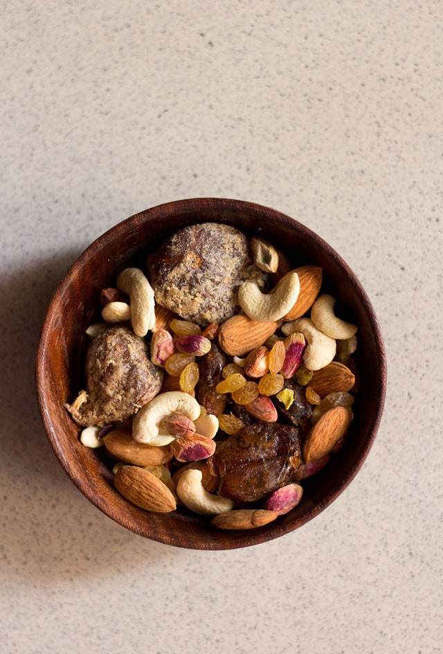 dry fruits milkshake recipe, easy and healthy dry fruits milkshake recipe